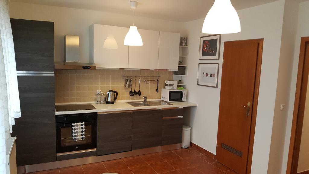 Apartment Roko Ossero Esterno foto